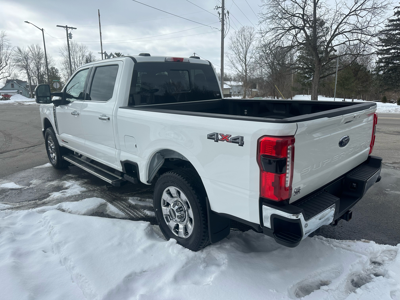 Ford F-250 SD Lariat Crew Cab 4WD 2024