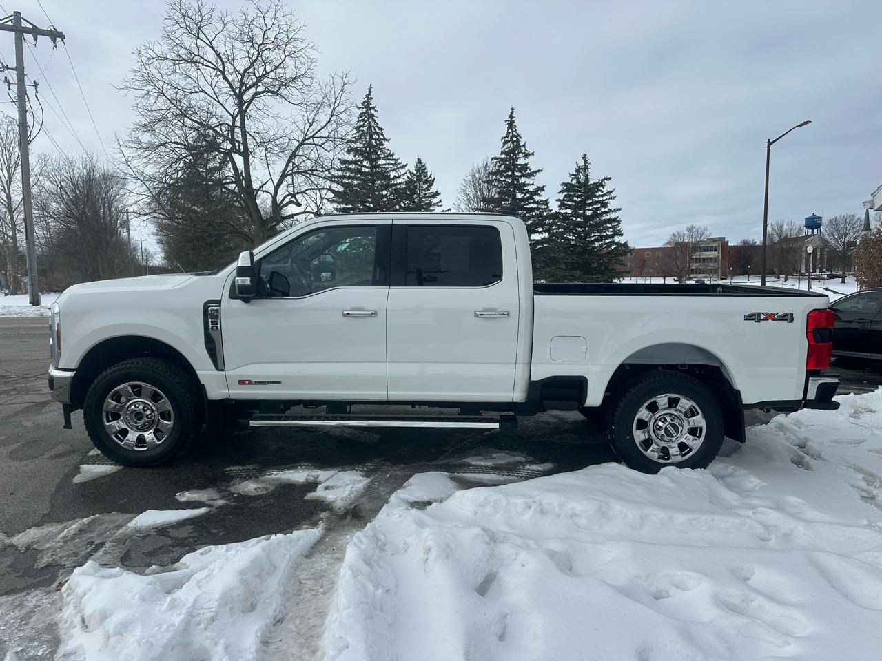 Ford F-250 SD Lariat Crew Cab 4WD 2024