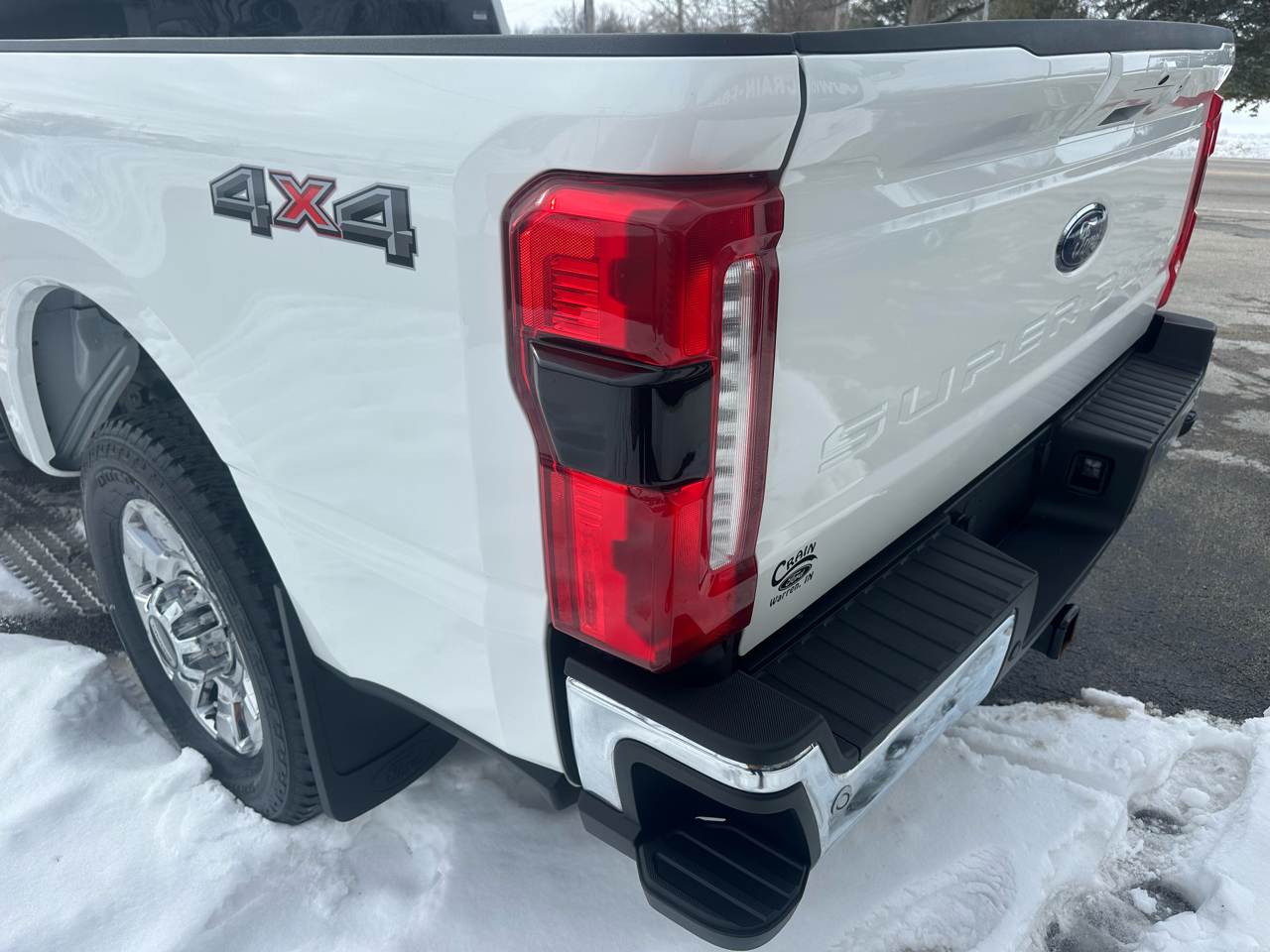 Ford F-250 SD Lariat Crew Cab 4WD 2024