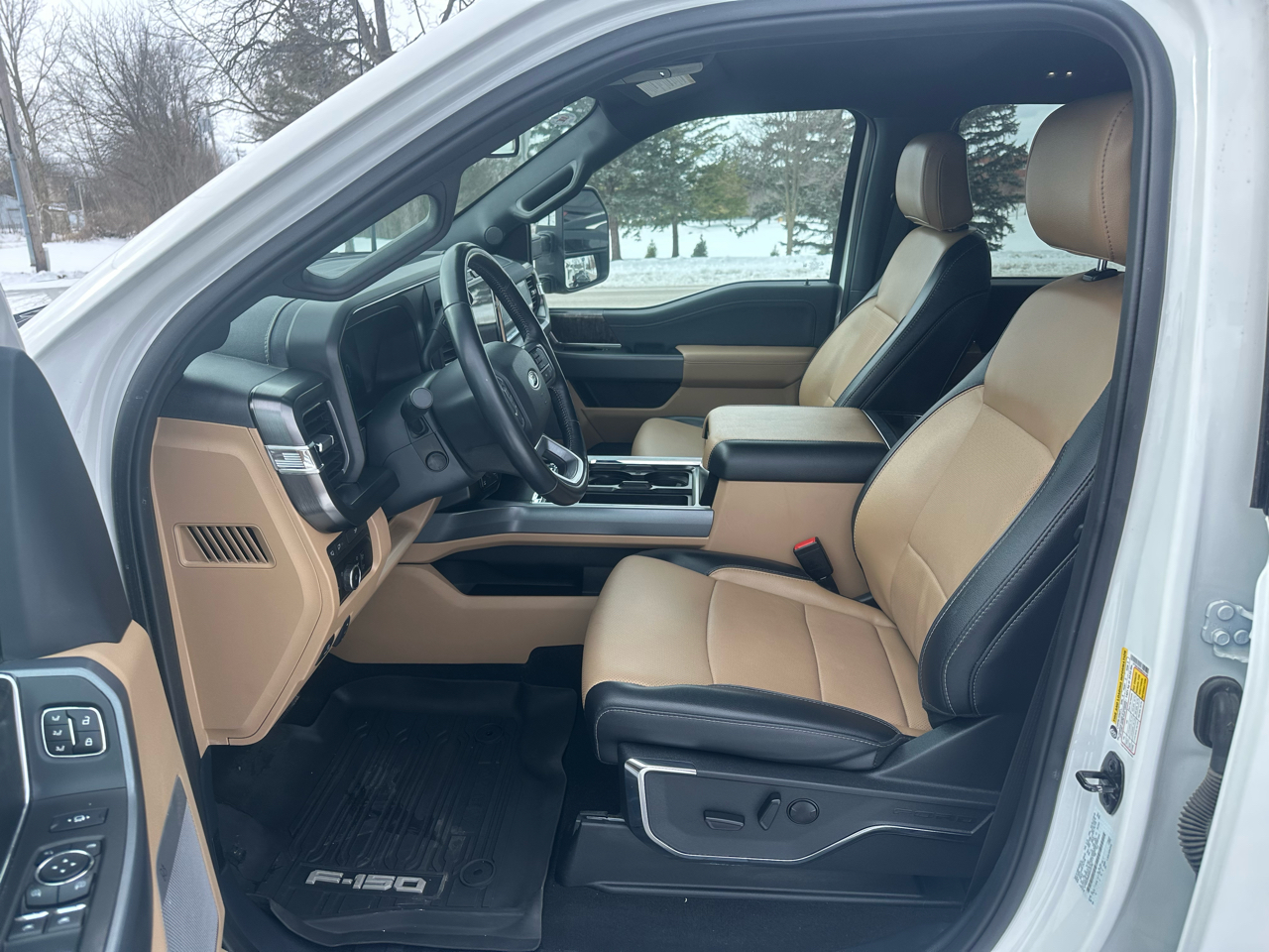 Ford F-250 SD Lariat Crew Cab 4WD 2024