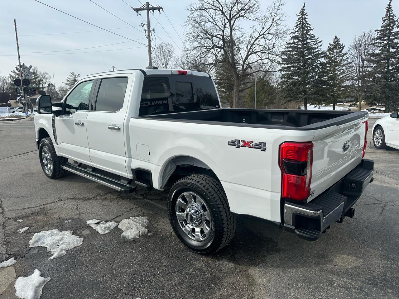 Ford F-250 SD Lariat Crew Cab 4WD 2026