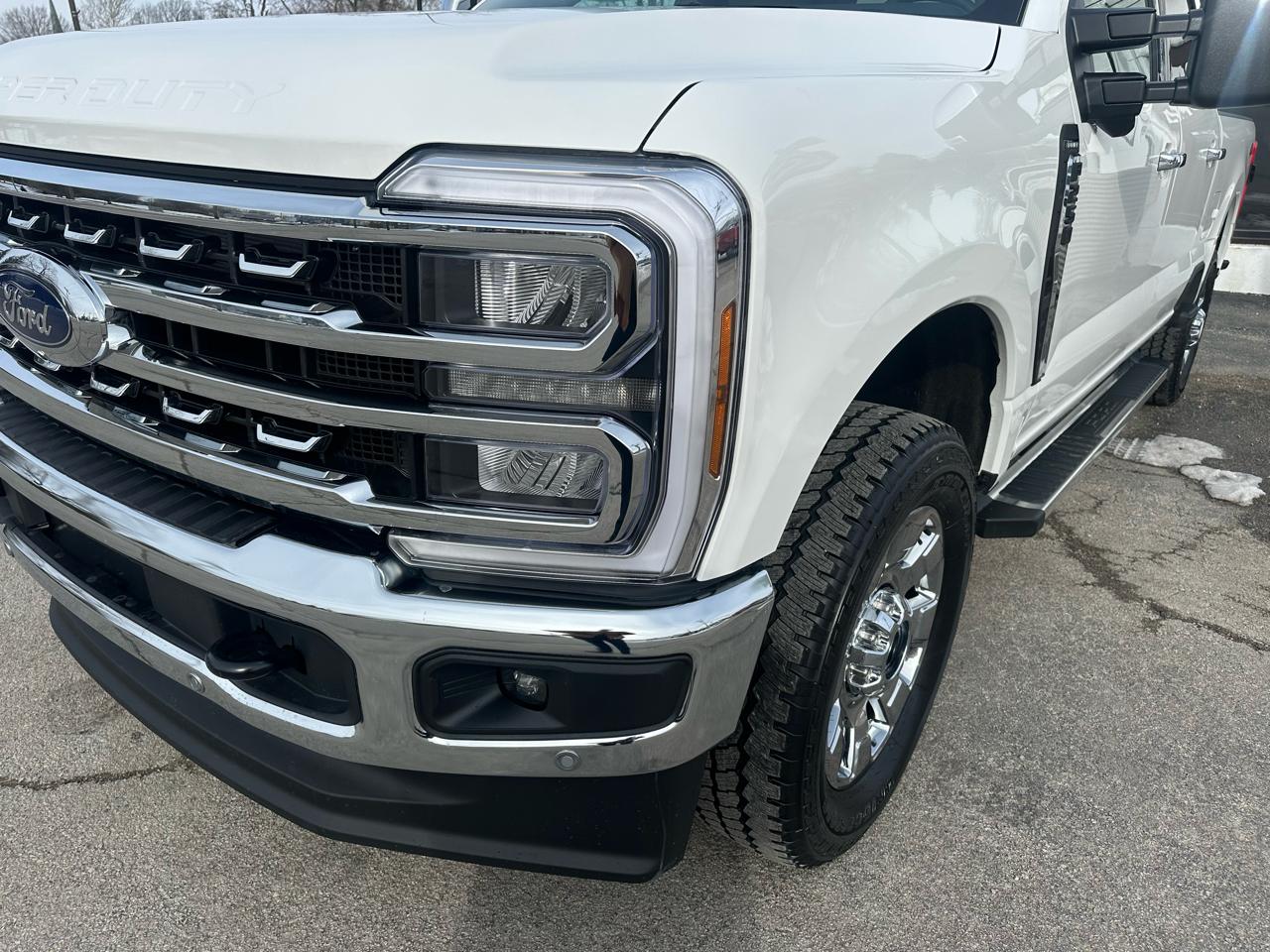 Ford F-250 SD Lariat Crew Cab 4WD 2026