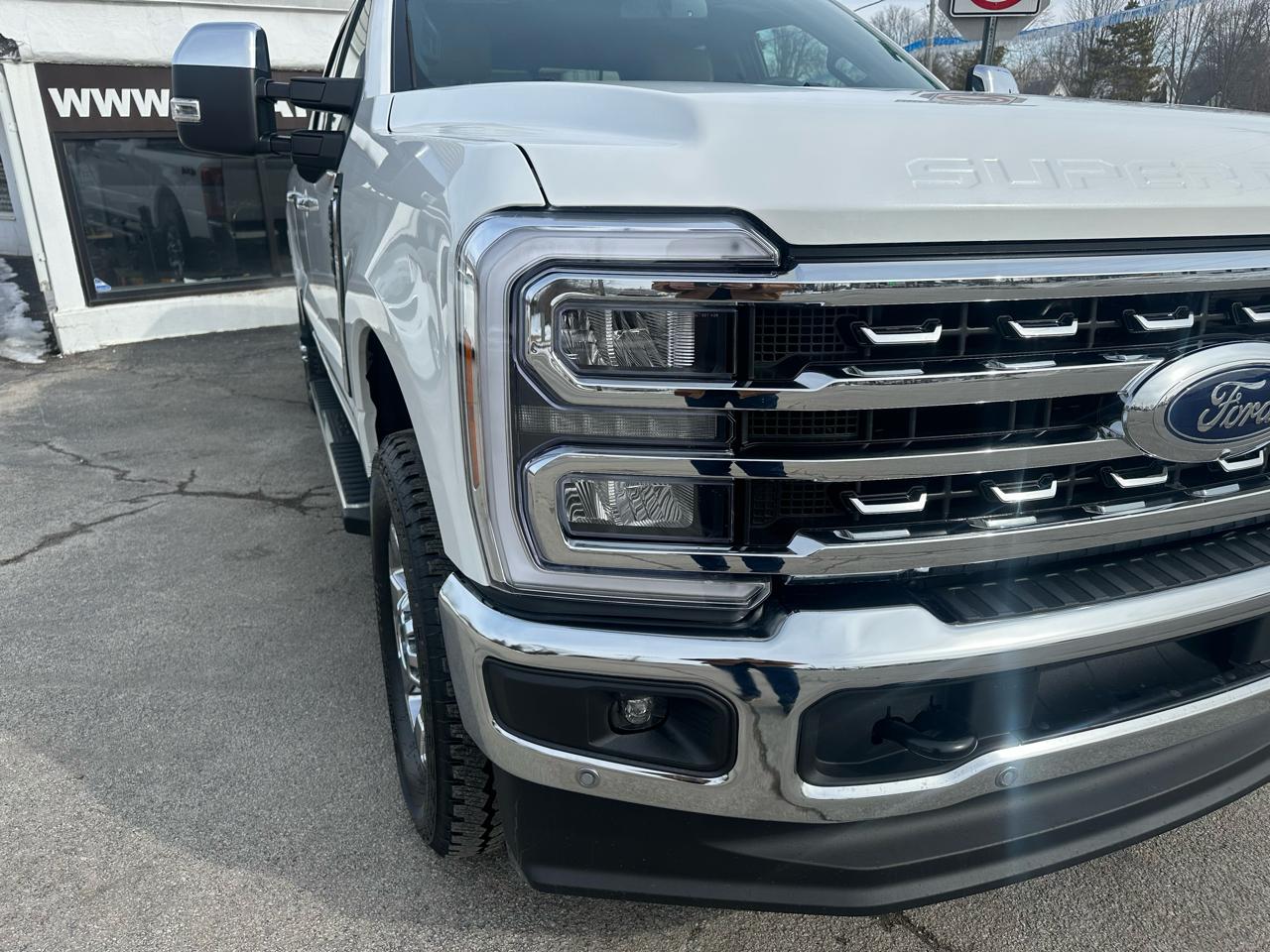 Ford F-250 SD Lariat Crew Cab 4WD 2026