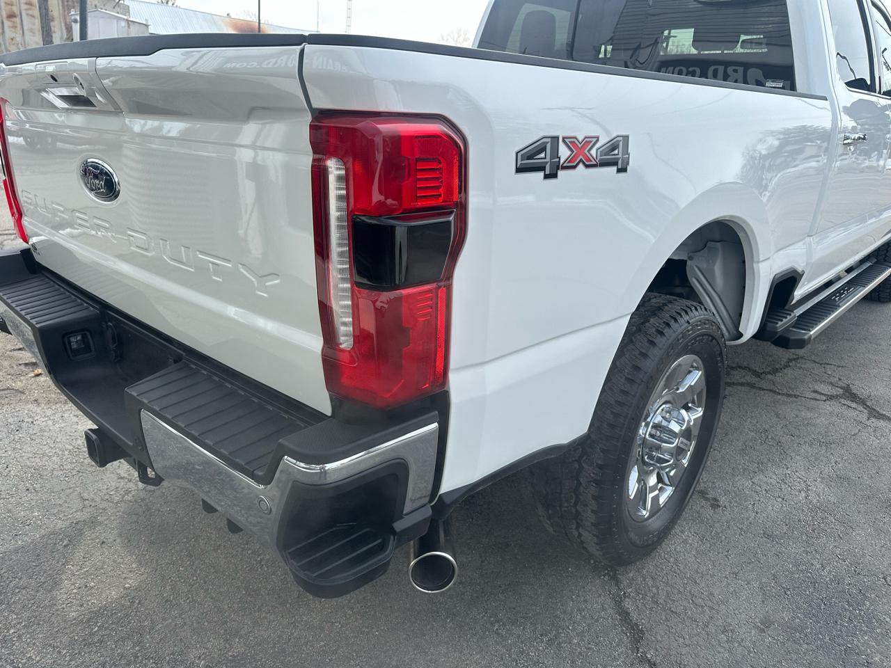 Ford F-250 SD Lariat Crew Cab 4WD 2026