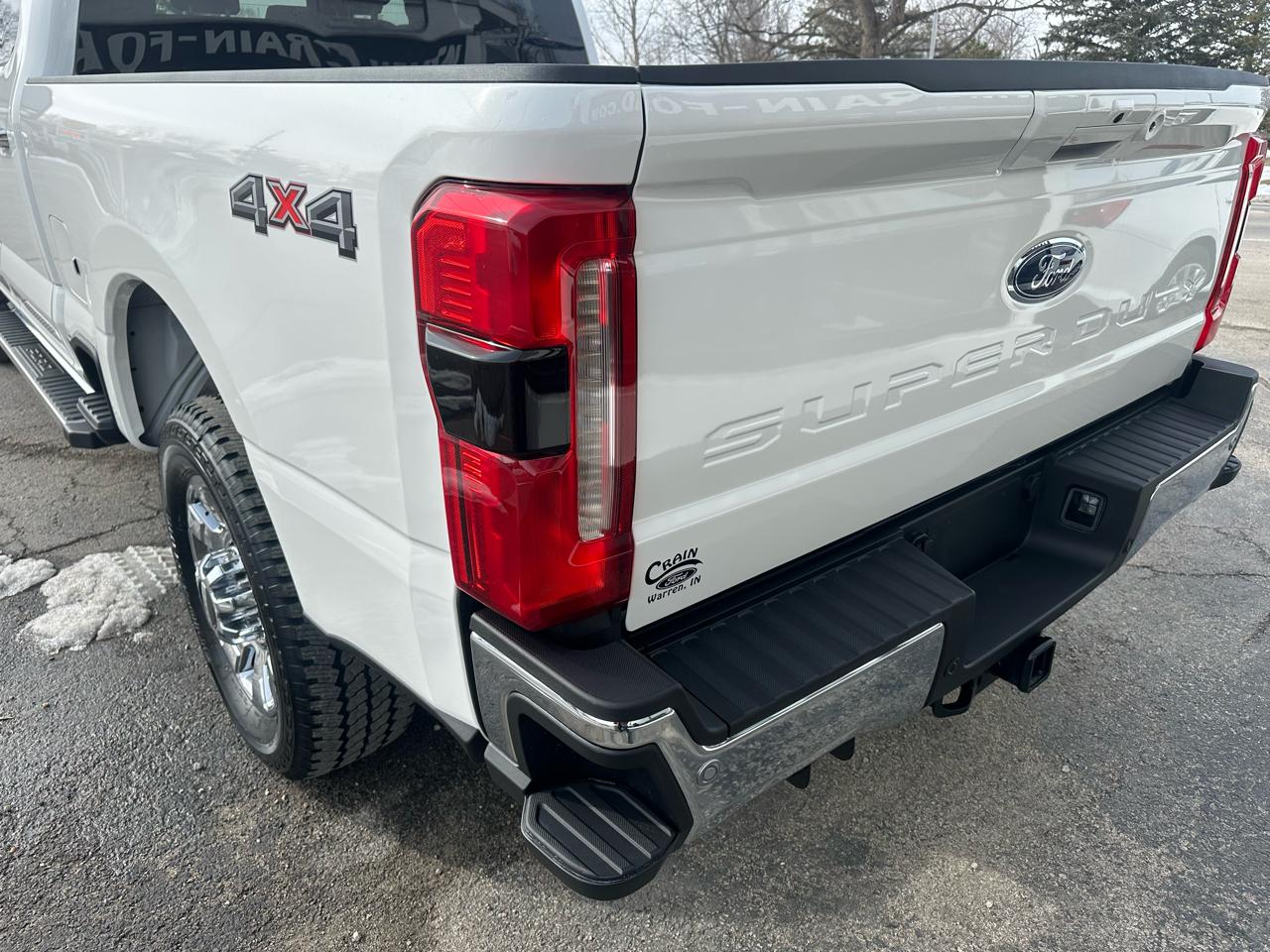 Ford F-250 SD Lariat Crew Cab 4WD 2026