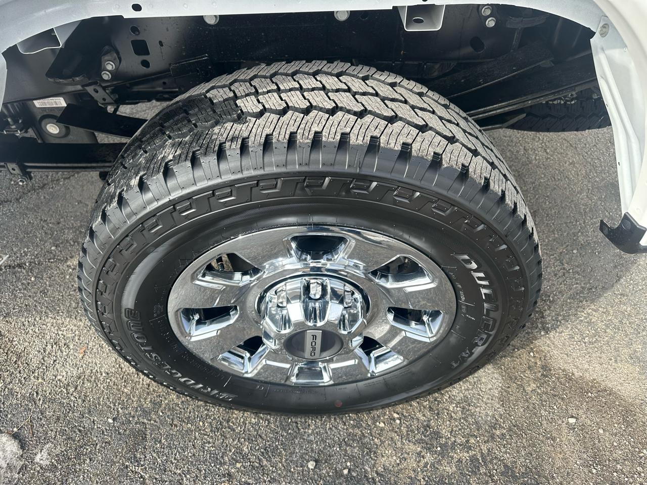 Ford F-250 SD Lariat Crew Cab 4WD 2026