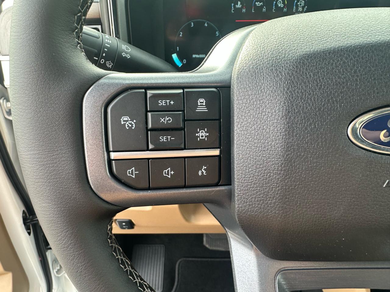 Ford F-250 SD Lariat Crew Cab 4WD 2026