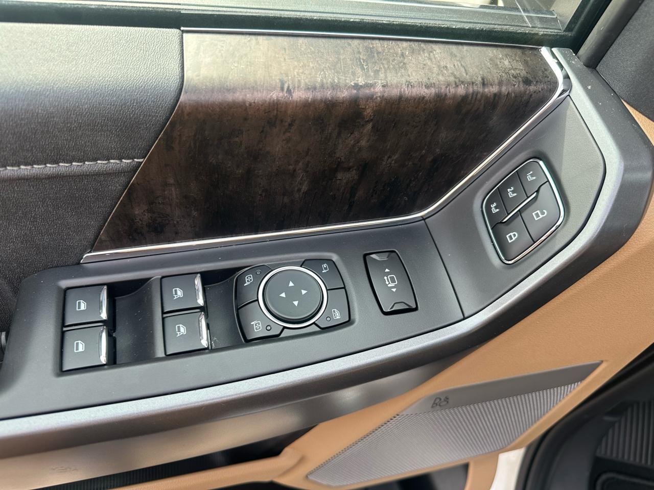 Ford F-250 SD Lariat Crew Cab 4WD 2026