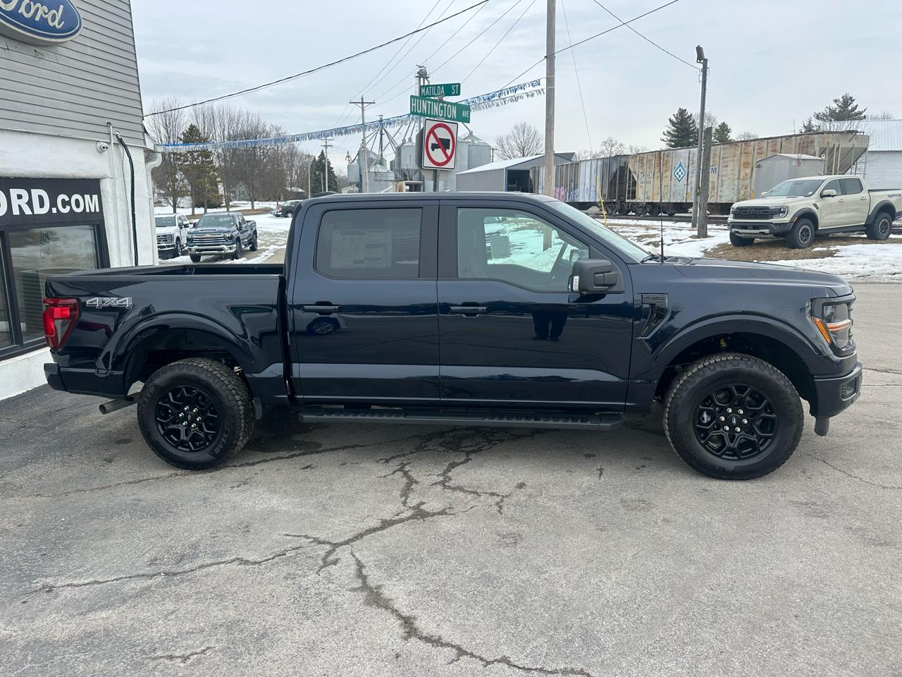 Ford F-150 XLT SuperCrew 4WD 2026