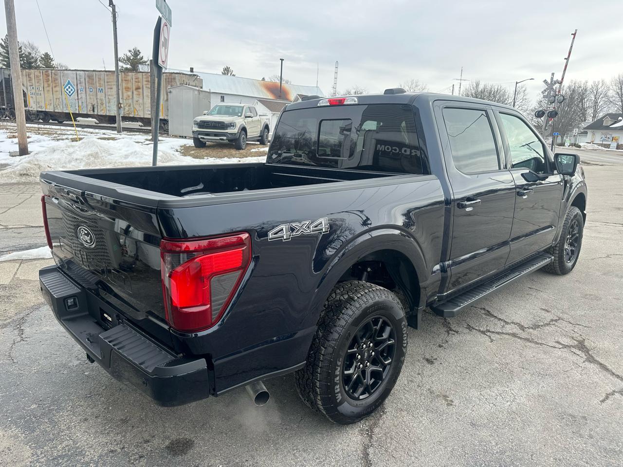 Ford F-150 XLT SuperCrew 4WD 2026