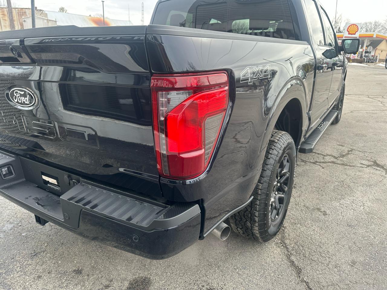 Ford F-150 XLT SuperCrew 4WD 2026