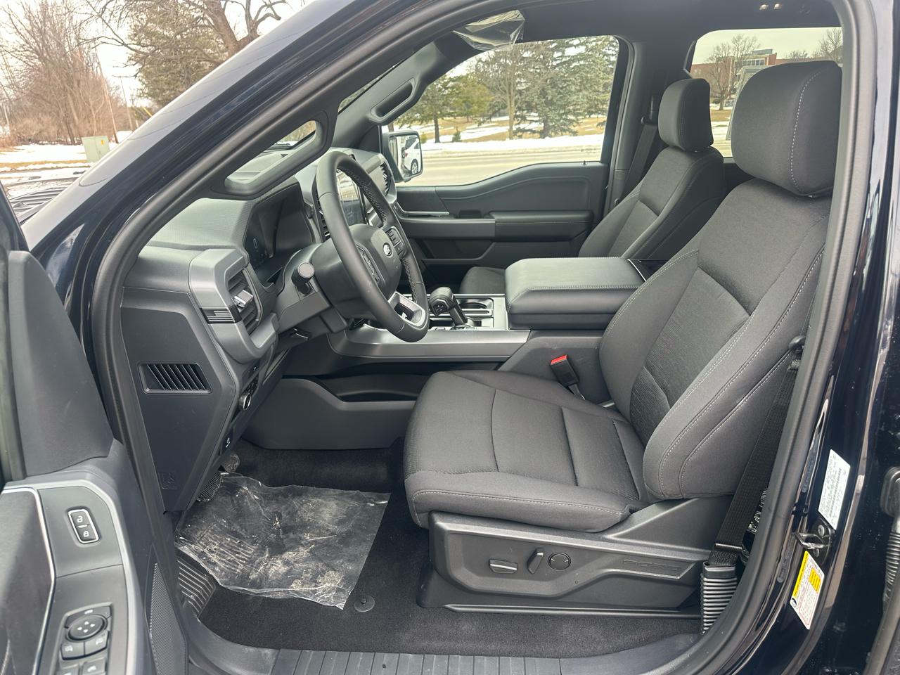 Ford F-150 XLT SuperCrew 4WD 2026