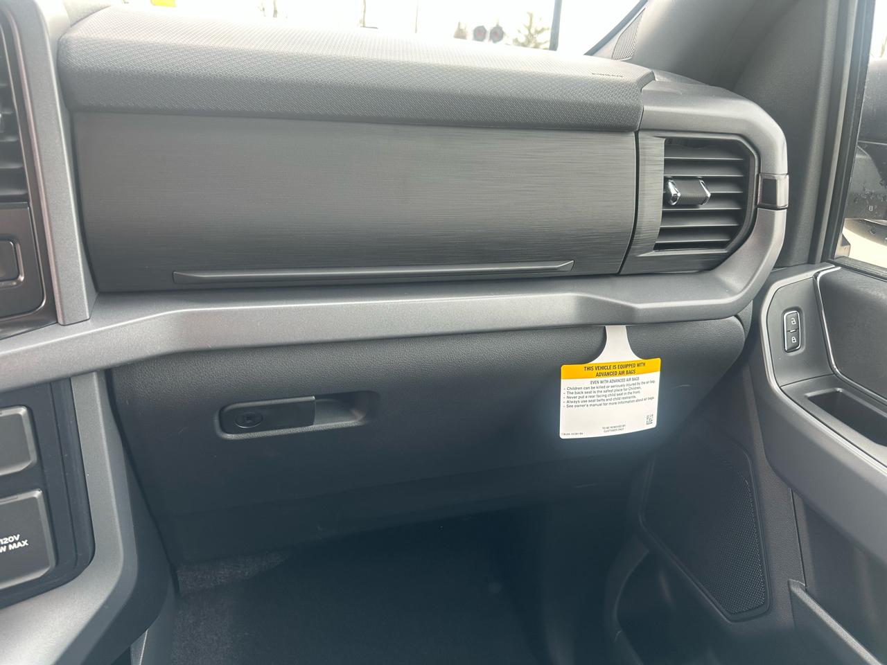 Ford F-150 XLT SuperCrew 4WD 2026