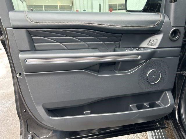 Ford Expedition Platinum 4WD 2023