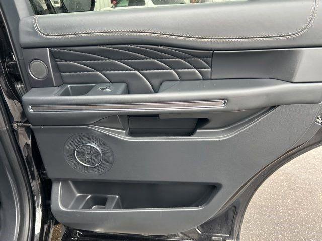 Ford Expedition Platinum 4WD 2023