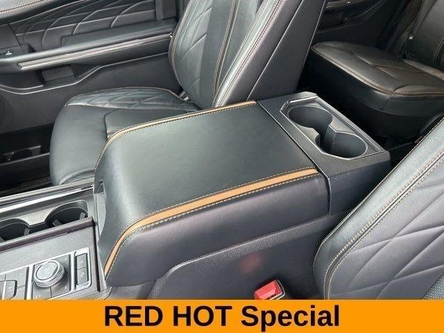 Ford Expedition Platinum 4WD 2023