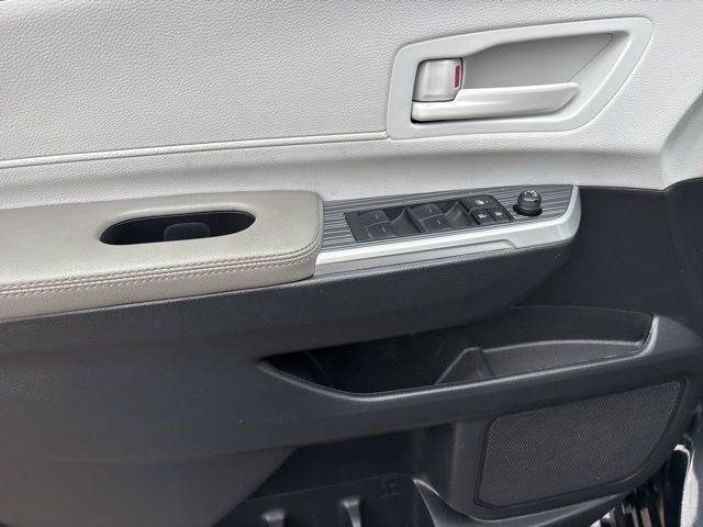 Toyota Sienna LE 8 Passenger 2025