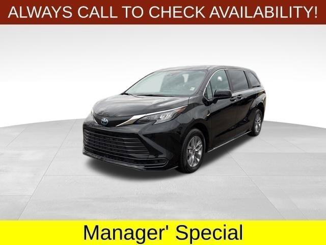 Toyota Sienna LE 8 Passenger 2025