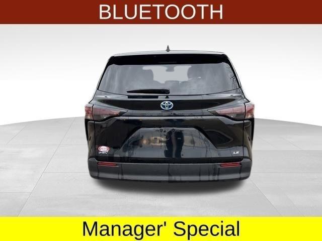 Toyota Sienna LE 8 Passenger 2025