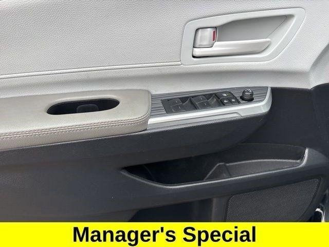Toyota Sienna LE 8 Passenger 2025