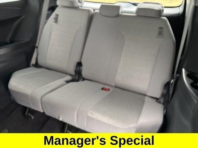 Toyota Sienna LE 8 Passenger 2025
