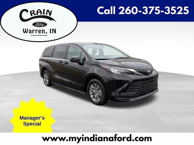 2025 Toyota Sienna LE 8 Passenger