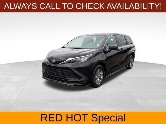 Toyota Sienna LE 8 Passenger 2025