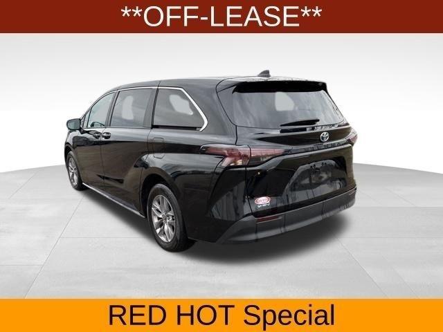 Toyota Sienna LE 8 Passenger 2025