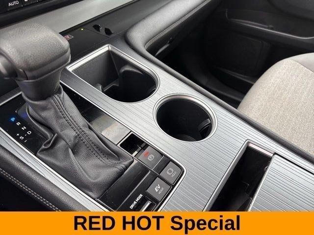 Toyota Sienna LE 8 Passenger 2025