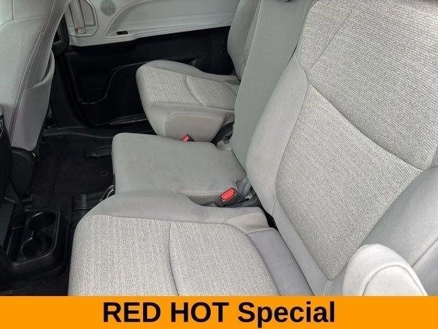Toyota Sienna LE 8 Passenger 2025