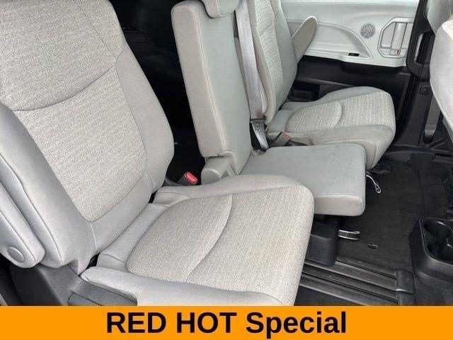 Toyota Sienna LE 8 Passenger 2025