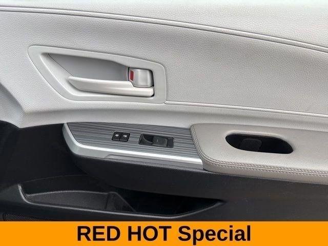 Toyota Sienna LE 8 Passenger 2025