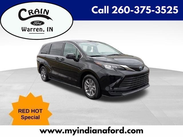 Toyota Sienna LE 8 Passenger 2025