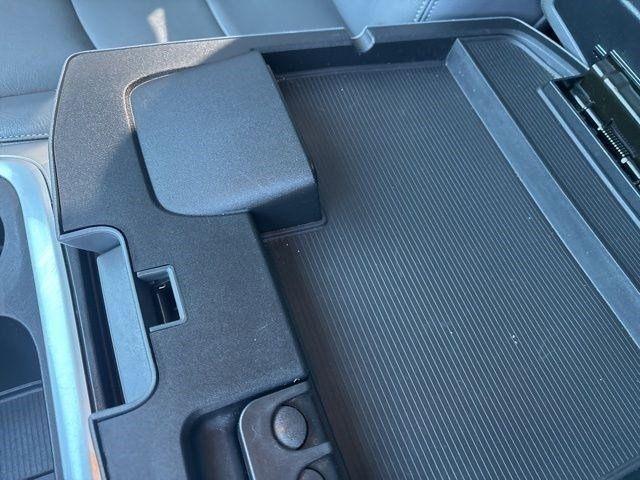 RAM 1500 Big Horn Crew Cab 4WD 2018