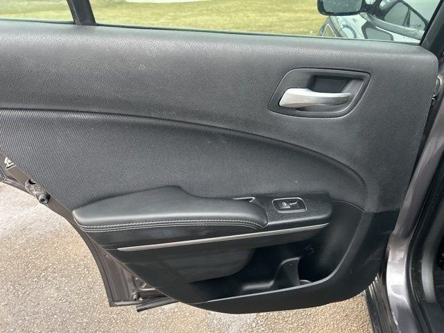 Dodge Charger SE 2016