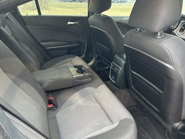 Dodge Charger SE 2016