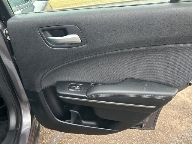 Dodge Charger SE 2016