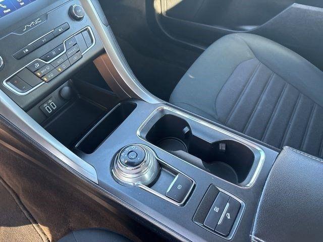 Ford Fusion Hybrid SE 2020