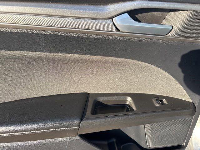 Ford Fusion Hybrid SE 2020