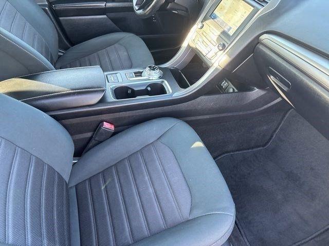 Ford Fusion Hybrid SE 2020