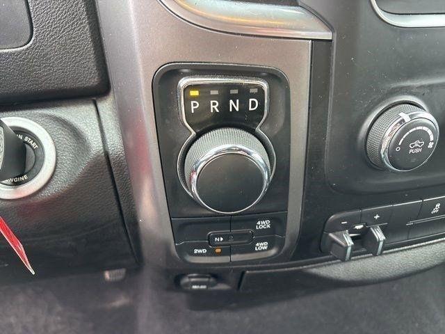 RAM 1500 SLT Quad Cab 4WD 2021