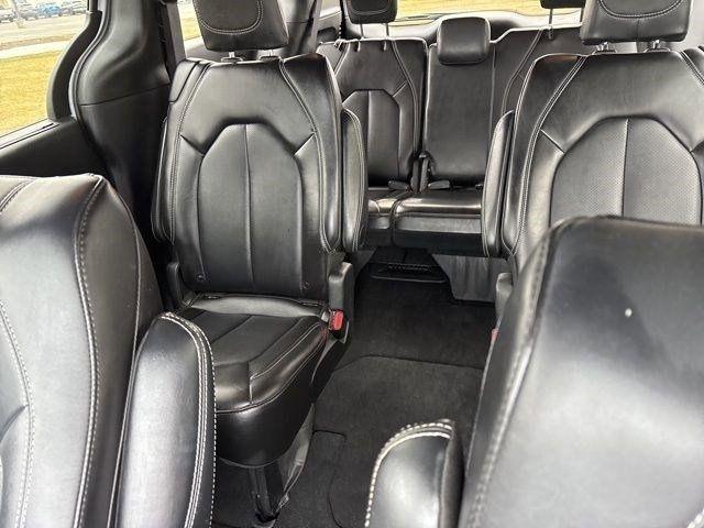 Chrysler Pacifica Select 2025