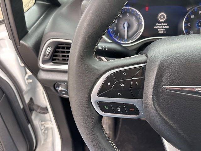 Chrysler Pacifica Select 2025