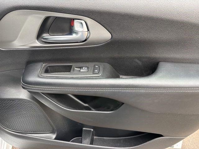 Chrysler Pacifica Select 2025