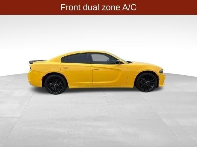 Dodge Charger SE 2017