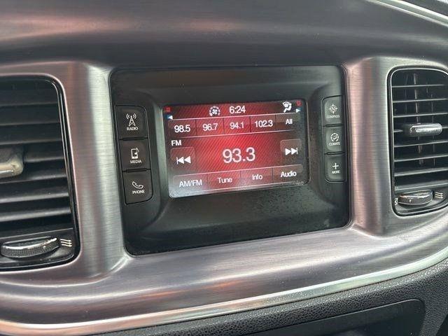 Dodge Charger SE 2017