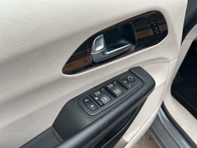 Chrysler Pacifica Limited 2023