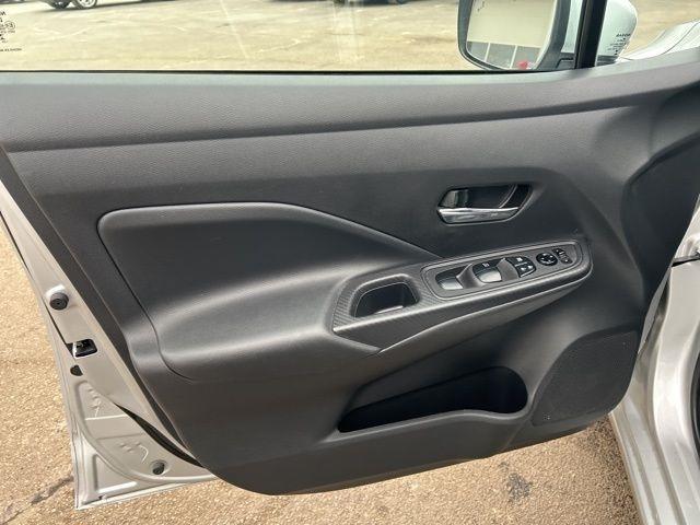 Nissan Versa SV 2023