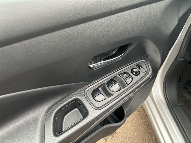 Nissan Versa SV 2023