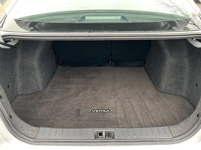 Nissan Versa SV 2023